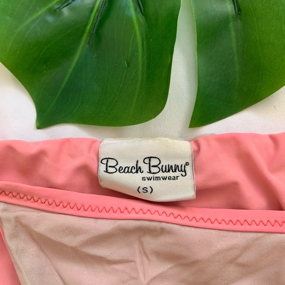 BEACH BUNNY - Shop Now - Picture 5 of 11